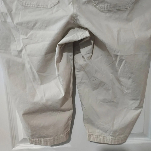Lane Bryant Light Khaki Color Capri Length Pants in Size 14 - Picture 9 of 11